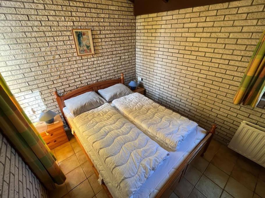 Knusse Bungalow Op Groen Park! Ouddorp Exteriör bild